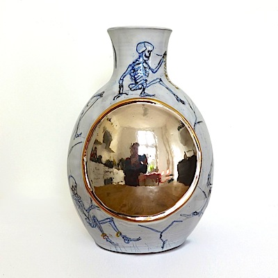Rosi Steinbach: Dance of Death Vase /Kaleidoscope, 2015,
ceramic, glazed, gold and platinum lustre, 28 x 19 x 17 cm
/Courtesy Josef Filipp Gallery Rosi Steinbach: Dance of Death Vase /Kaleidoscope, 2015,
ceramic, glazed, gold and platinum lustre, 28 x 19 x 17 cm
/Courtesy Josef Filipp Gallery